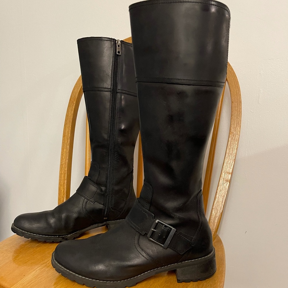 TIMBERLAND WOMEN'S WATERPROOF TALL BOOTS - Size 9